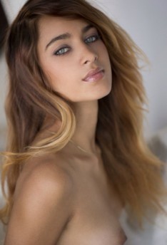 Uma Jolie Naked